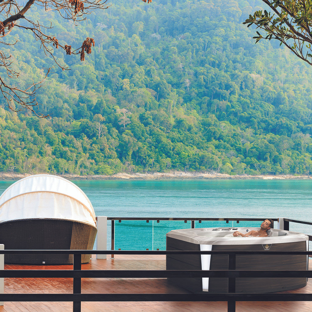 Marquis Crown Resort Hot Tub